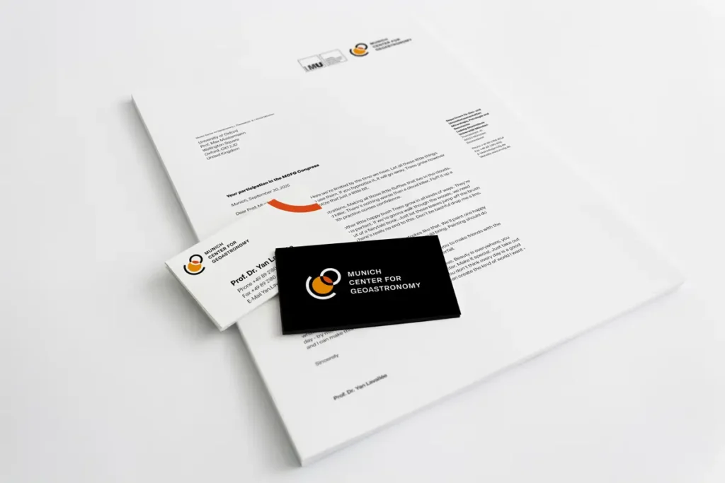 Stifte mit dem Logo des Munich Center for Geoastronomy