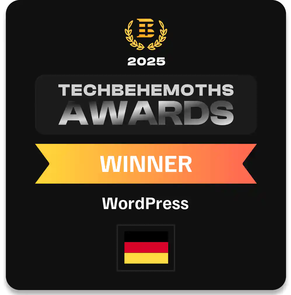 Auszeichnungsgrafik der TechBehemoths Awards 2025 für den Gewinner in der Kategorie WordPress in Deutschland. Oben ist ein goldfarbenes Symbol mit Lorbeerkranz und dem Buchstaben „B“ zu sehen, darunter die Aufschrift „TechBehemoths Awards“, ein orange-gelbes Banner mit der Beschriftung „Winner“, gefolgt von „WordPress“ und einer Deutschlandflagge unten.